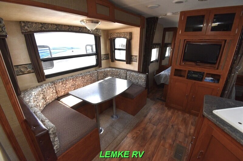 2014 Keystone Passport Grand Touring 2300BH   - Photo 15 - Rocklin, CA 95677