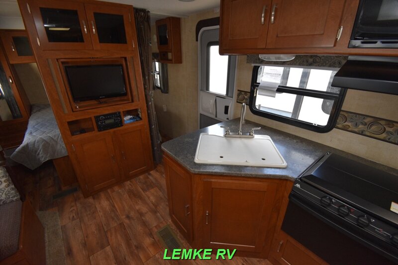 2014 Keystone Passport Grand Touring 2300BH   - Photo 14 - Rocklin, CA 95677