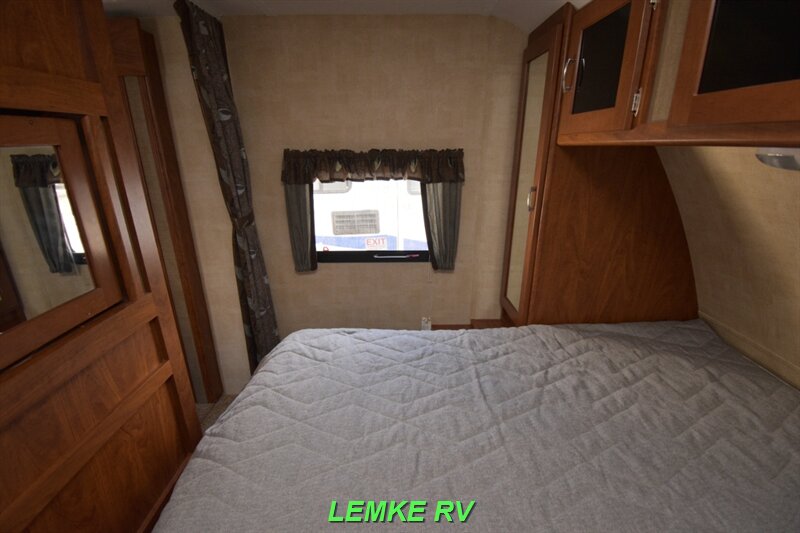 2014 Keystone Passport Grand Touring 2300BH   - Photo 16 - Rocklin, CA 95677