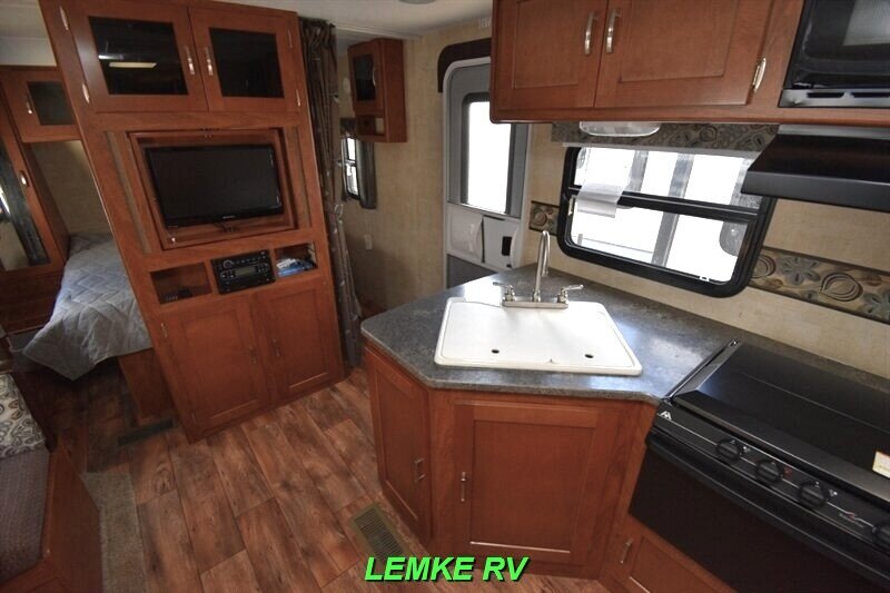 2014 Keystone Passport Grand Touring 2300BH   - Photo 13 - Rocklin, CA 95677