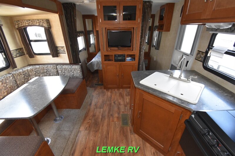 2014 Keystone Passport Grand Touring 2300BH   - Photo 5 - Rocklin, CA 95677