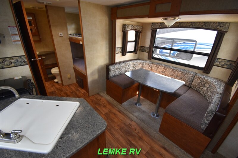 2014 Keystone Passport Grand Touring 2300BH   - Photo 9 - Rocklin, CA 95677