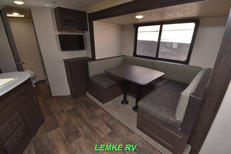 2018 Forest River Salem Cruise Lite 210RBXL   - Photo 12 - Rocklin, CA 95677