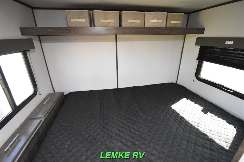2022 Riverside RV Retro 165   - Photo 14 - Rocklin, CA 95677