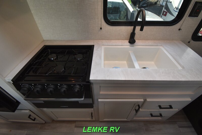 2024 Jayco Jay Flight SLX 260BHW   - Photo 13 - Rocklin, CA 95677