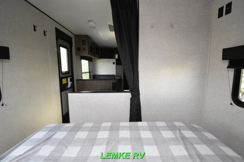 2024 Jayco Jay Flight SLX 260BHW   - Photo 18 - Rocklin, CA 95677