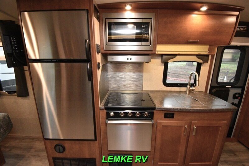 2020 Lance 1995   - Photo 15 - Rocklin, CA 95677