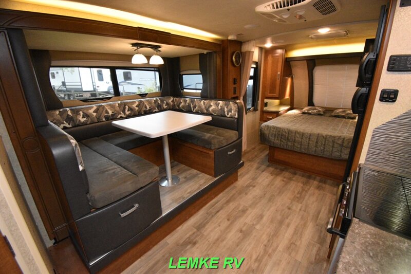 2020 Lance 1995   - Photo 12 - Rocklin, CA 95677