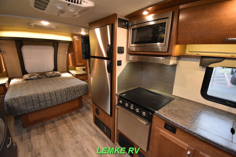 2020 Lance 1995   - Photo 14 - Rocklin, CA 95677