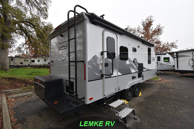 2020 Lance 1995   - Photo 9 - Rocklin, CA 95677