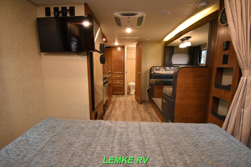 2020 Lance 1995   - Photo 19 - Rocklin, CA 95677