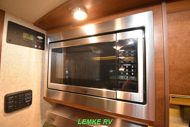 2020 Lance 1995   - Photo 23 - Rocklin, CA 95677