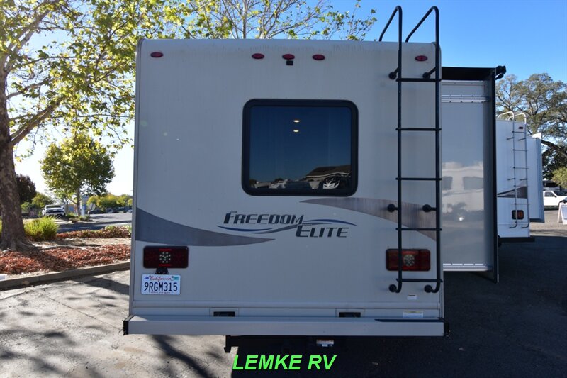 2018 Thor Freedom Elite 30FE   - Photo 8 - Rocklin, CA 95677