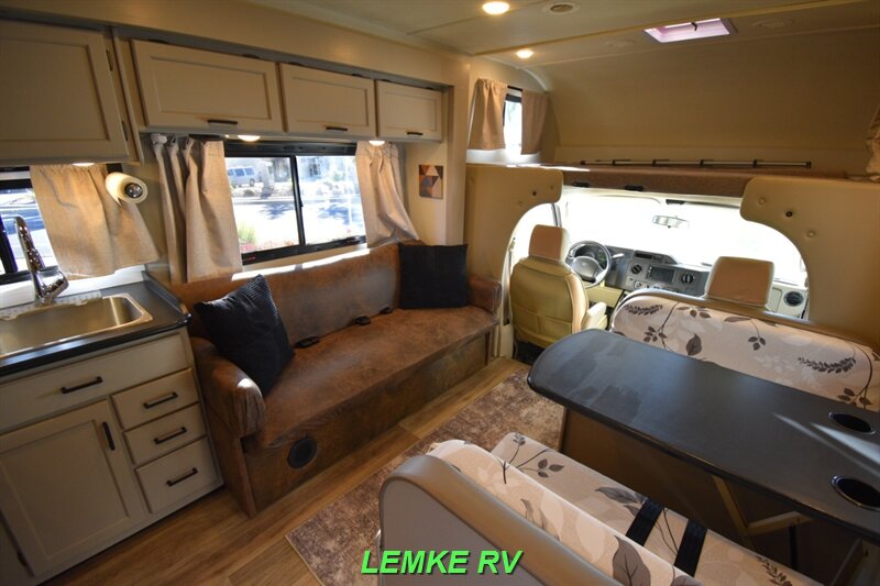 2018 Thor Freedom Elite 30FE   - Photo 10 - Rocklin, CA 95677