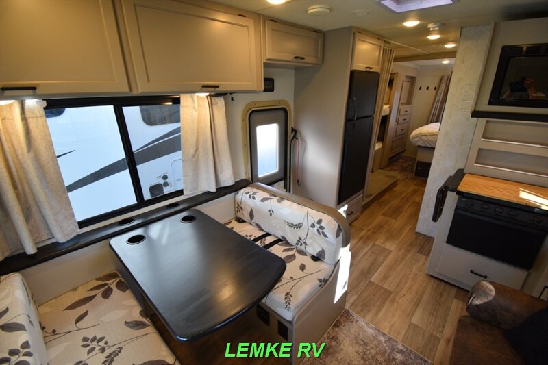 2018 Thor Freedom Elite 30FE   - Photo 12 - Rocklin, CA 95677