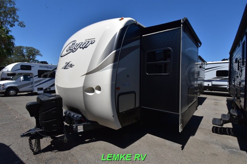 2017 Keystone Cougar 30RLI   - Photo 6 - Rocklin, CA 95677