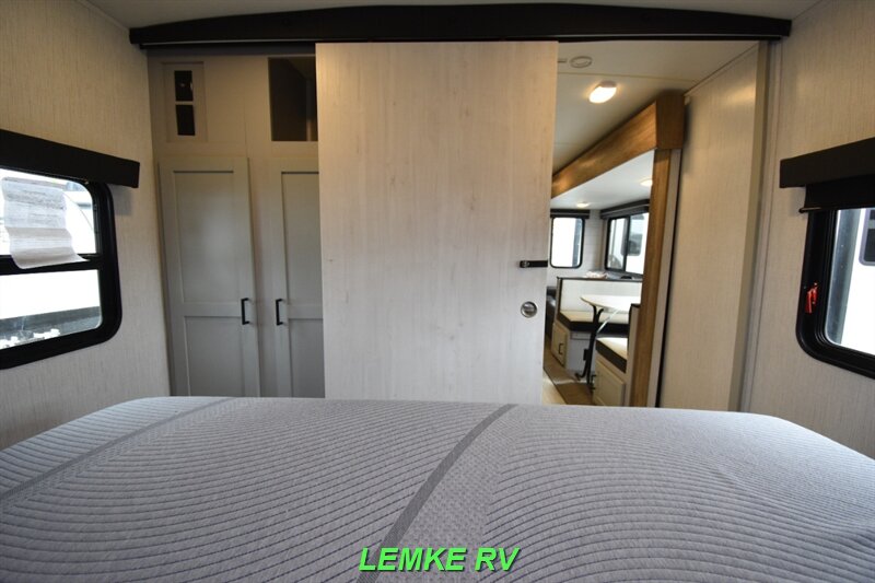 2022 Heartland North Trail Ultra Lite 29BHP   - Photo 24 - Rocklin, CA 95677