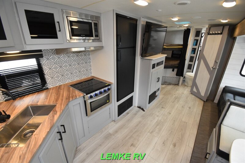 2022 Heartland North Trail Ultra Lite 29BHP   - Photo 12 - Rocklin, CA 95677