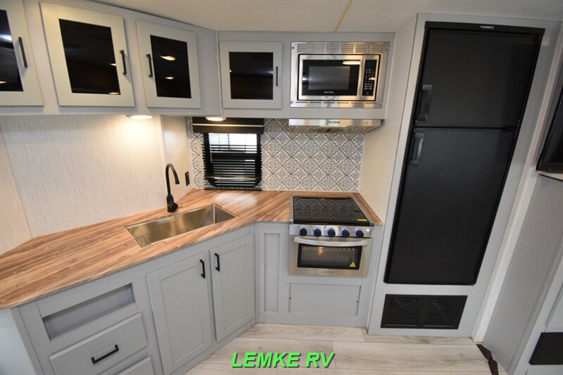 2022 Heartland North Trail Ultra Lite 29BHP   - Photo 15 - Rocklin, CA 95677