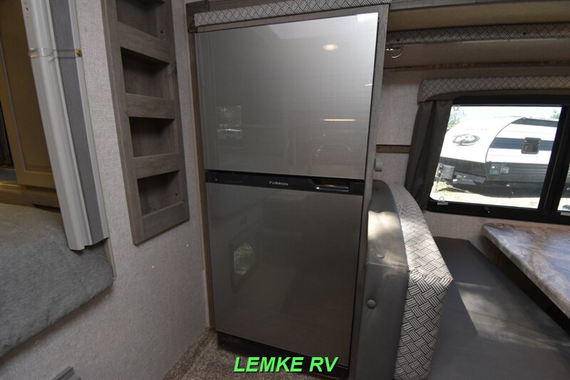 2024 Northwood Arctic Fox 811   - Photo 16 - Rocklin, CA 95677