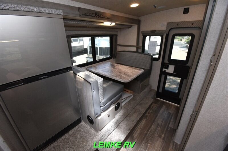 2024 Northwood Arctic Fox 811   - Photo 14 - Rocklin, CA 95677