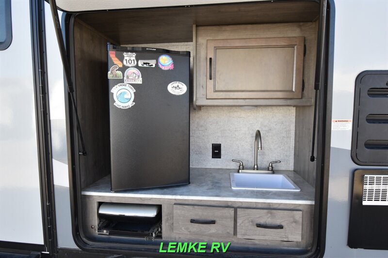 2021 Coachmen Apex Ultra-Lite 284BHSS   - Photo 10 - Rocklin, CA 95677
