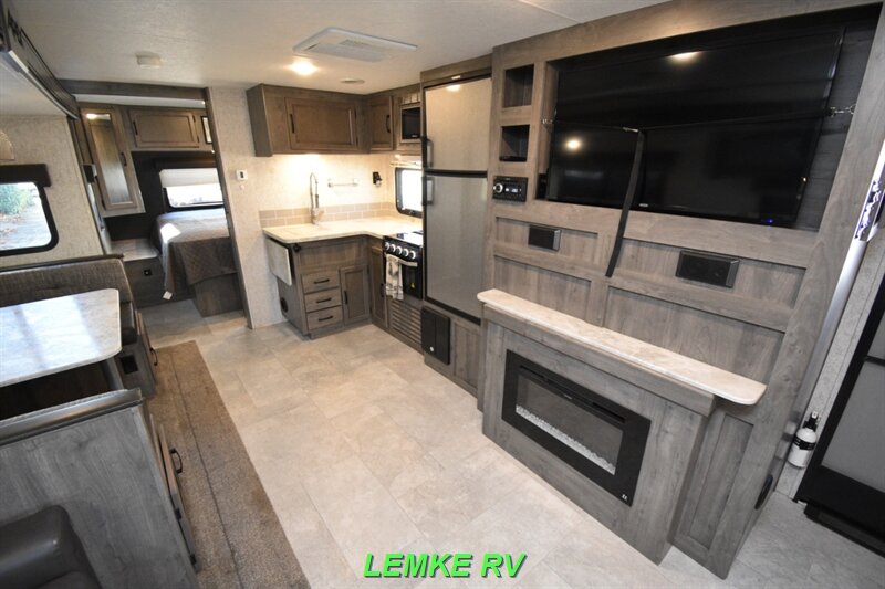 2021 Coachmen Apex Ultra-Lite 284BHSS   - Photo 15 - Rocklin, CA 95677