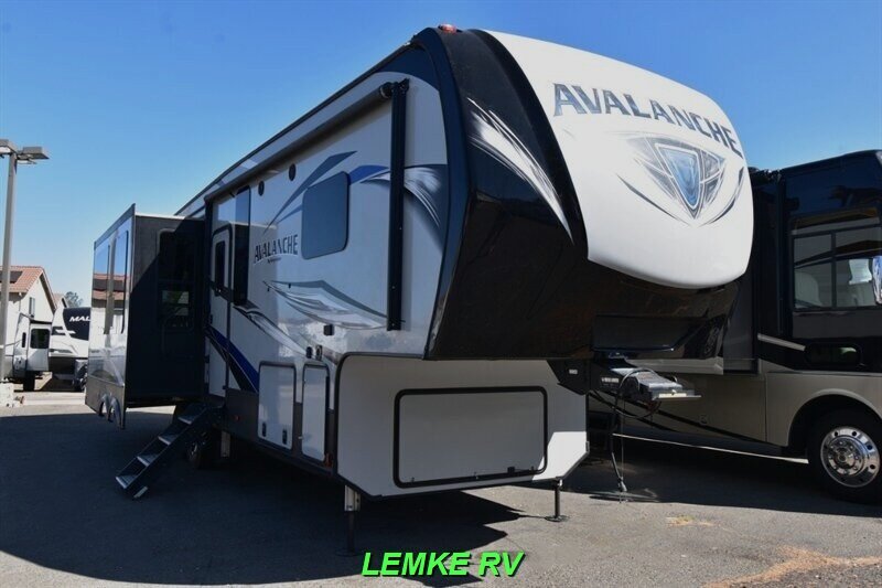 2019 Keystone Avalanche 321RS  