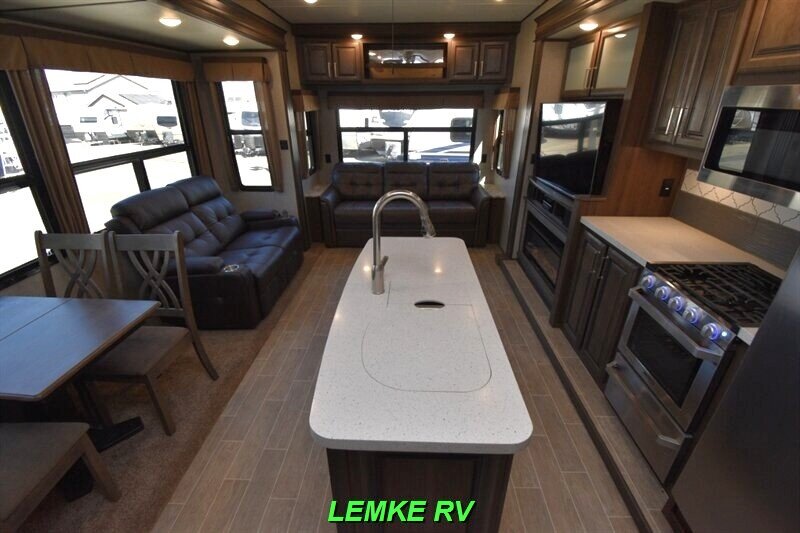 2019 Keystone Avalanche 321RS  