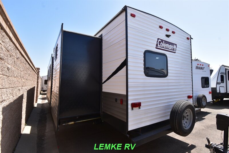 2020 Dutchmen Coleman Lantern 334BH   - Photo 8 - Rocklin, CA 95677