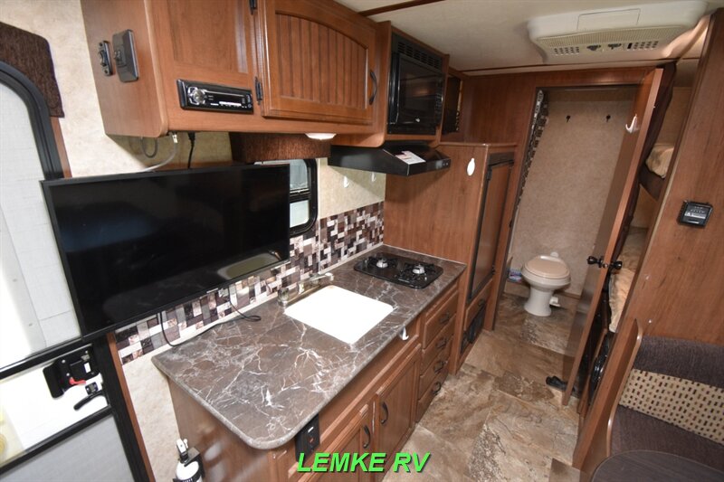2016 Jayco Jay Feather 19BH   - Photo 12 - Rocklin, CA 95677