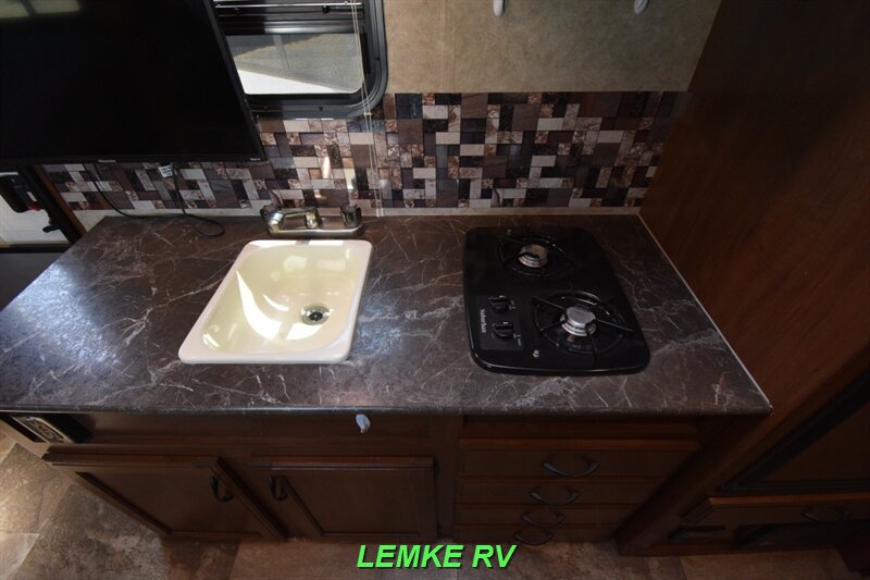 2016 Jayco Jay Feather 19BH   - Photo 23 - Rocklin, CA 95677