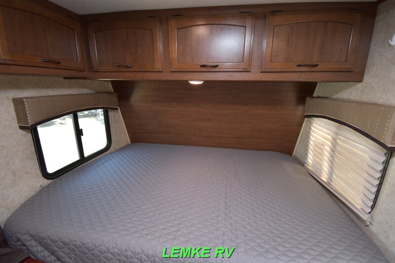 2016 Jayco Jay Feather 19BH   - Photo 18 - Rocklin, CA 95677