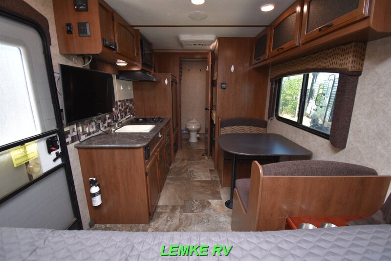 2016 Jayco Jay Feather 19BH   - Photo 19 - Rocklin, CA 95677
