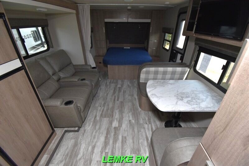 2021 Grand Design Imagine 22MLE   - Photo 5 - Rocklin, CA 95677