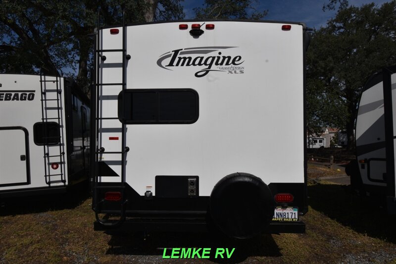 2021 Grand Design Imagine 22MLE   - Photo 8 - Rocklin, CA 95677