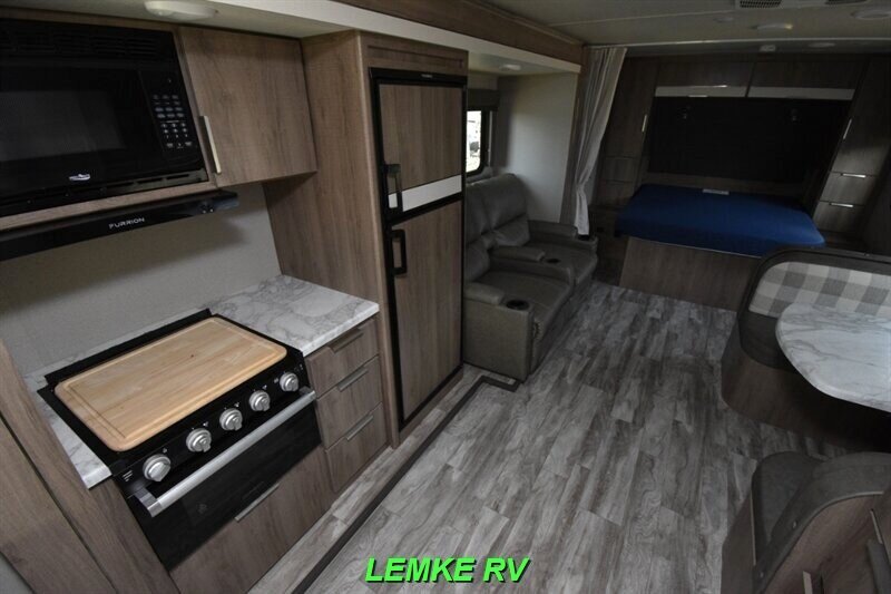 2021 Grand Design Imagine 22MLE   - Photo 13 - Rocklin, CA 95677