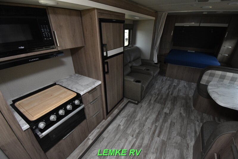 2021 Grand Design Imagine 22MLE   - Photo 13 - Rocklin, CA 95677