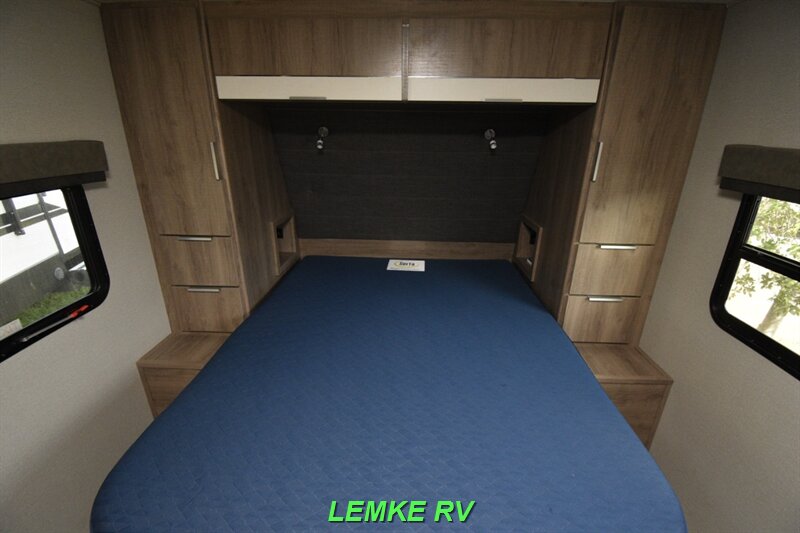 2021 Grand Design Imagine 22MLE   - Photo 19 - Rocklin, CA 95677