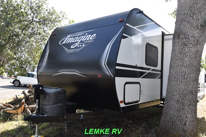 2021 Grand Design Imagine 22MLE   - Photo 6 - Rocklin, CA 95677