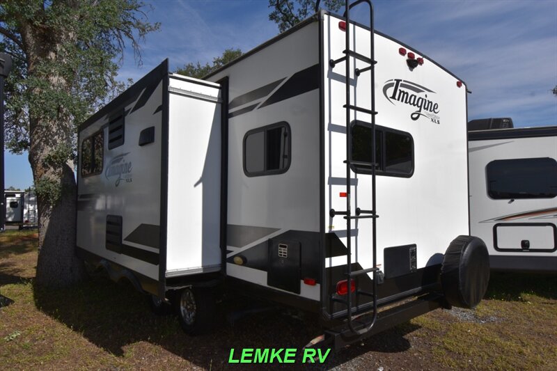 2021 Grand Design Imagine 22MLE   - Photo 7 - Rocklin, CA 95677