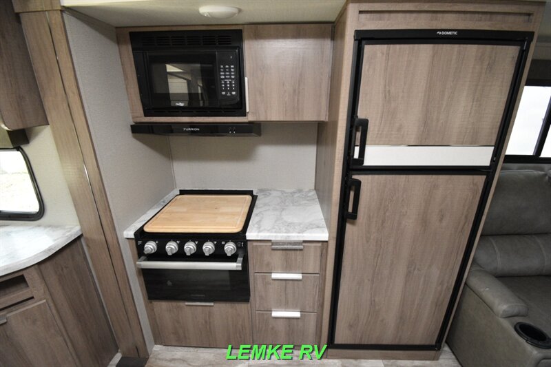 2021 Grand Design Imagine 22MLE   - Photo 15 - Rocklin, CA 95677