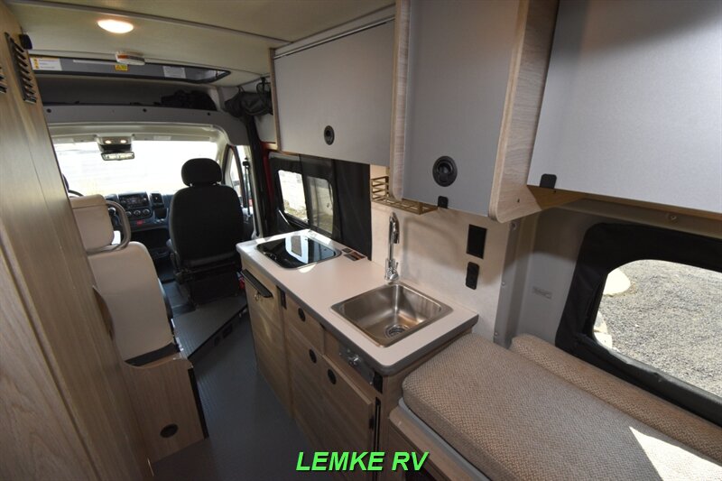 2021 Winnebago Solis 59P   - Photo 12 - Rocklin, CA 95677