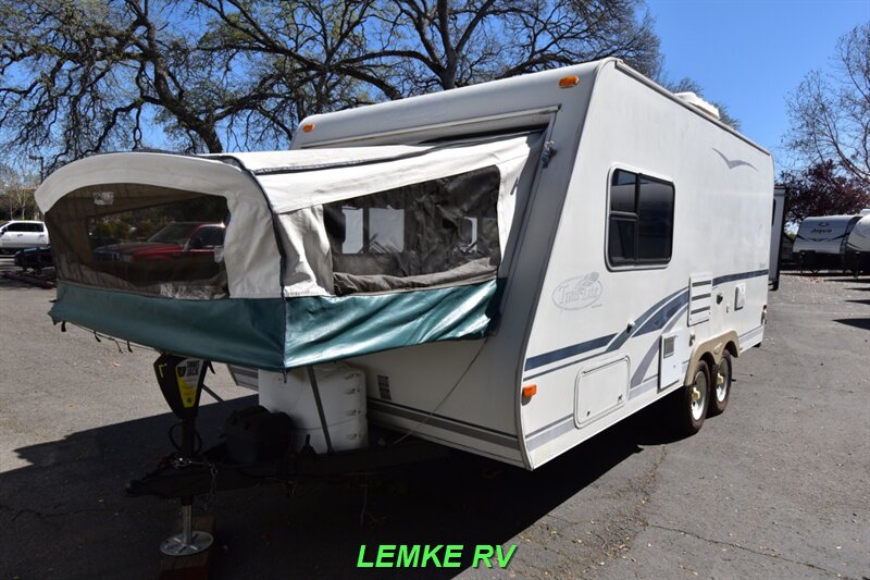 2003 R-Vision Trail-Lite Bantam 19   - Photo 7 - Rocklin, CA 95677