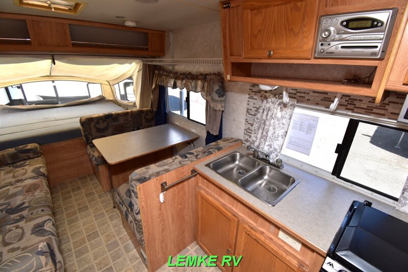 2003 R-Vision Trail-Lite Bantam 19   - Photo 12 - Rocklin, CA 95677