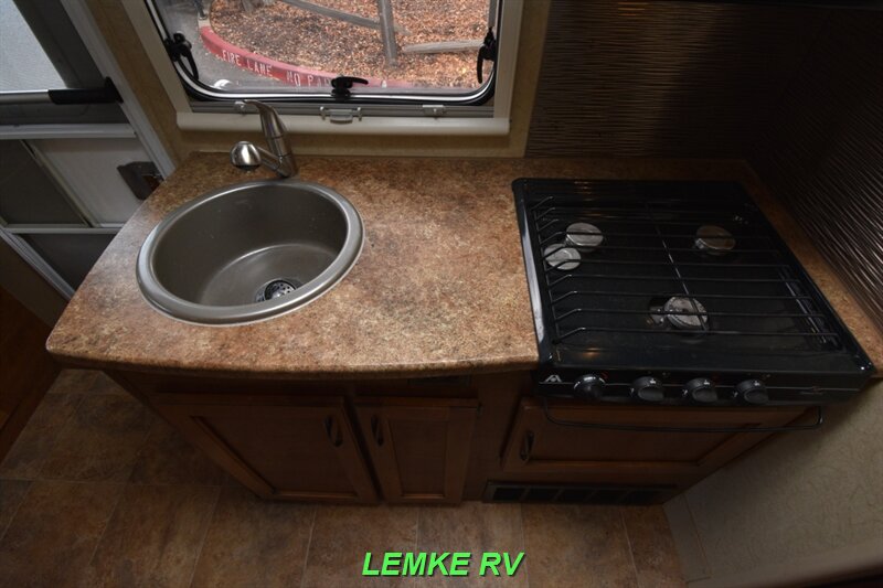 2017 Lance 1575   - Photo 14 - Rocklin, CA 95677