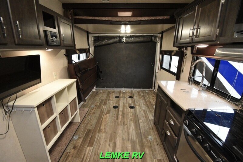 2017 Forest River Sandstorm 181SLC   - Photo 9 - Rocklin, CA 95677