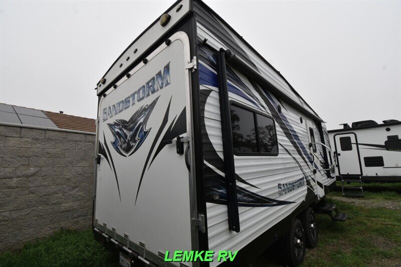 2017 Forest River Sandstorm 181SLC   - Photo 8 - Rocklin, CA 95677