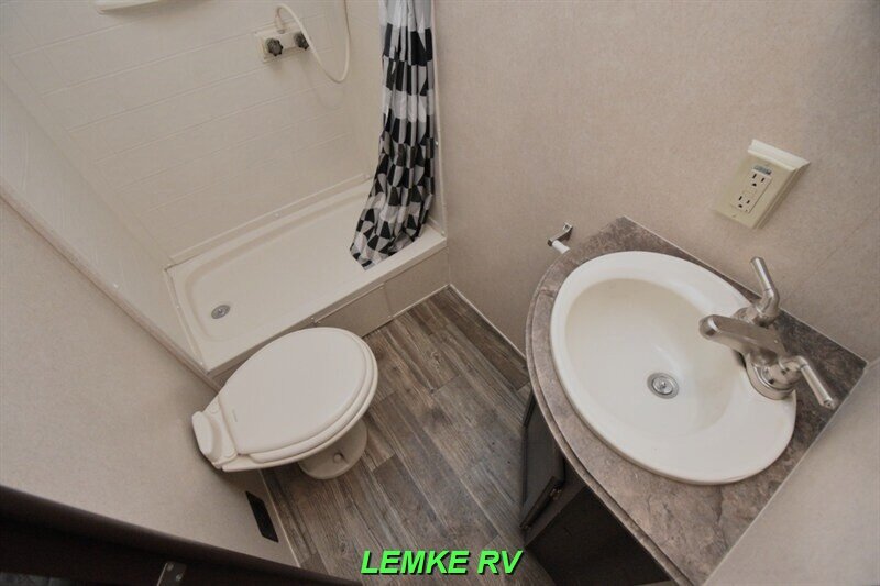 2017 Forest River Sandstorm 181SLC   - Photo 18 - Rocklin, CA 95677