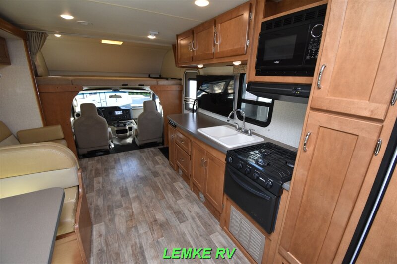 2016 Winnebago Minnie Winnie 31K   - Photo 12 - Rocklin, CA 95677